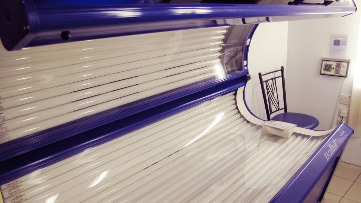 Medium High Power Indoor Tanning Bed