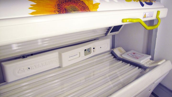 Medium Indoor Tanning Bed